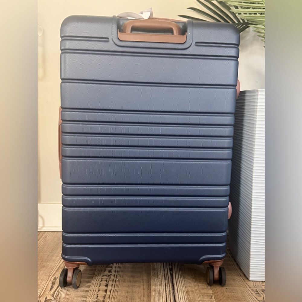 Miami CarryOn Brickell 1 Piece Expandable Retro Spinner Luggage suitcase - Picture 9 of 16